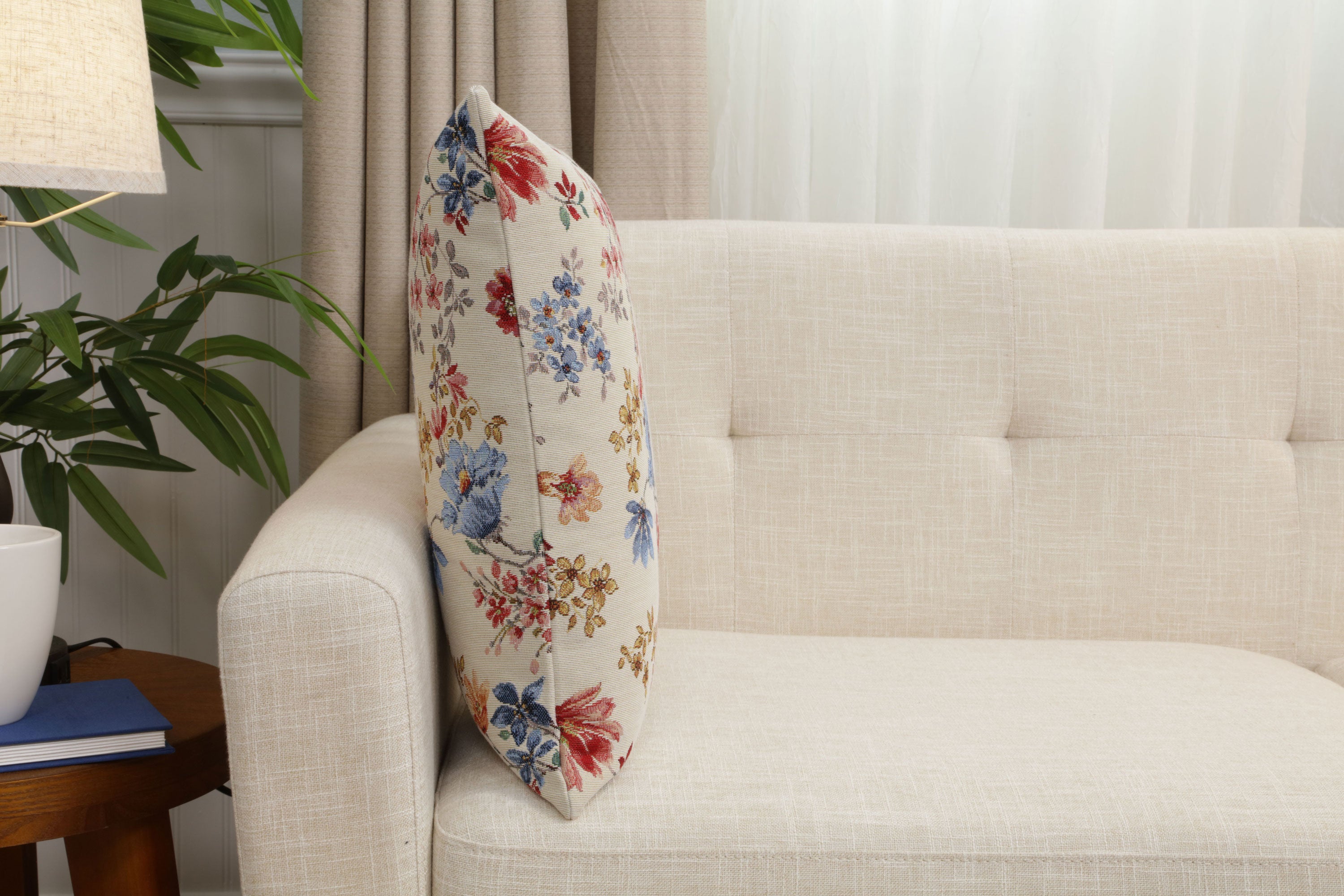 Lillium Cushion  Cover
